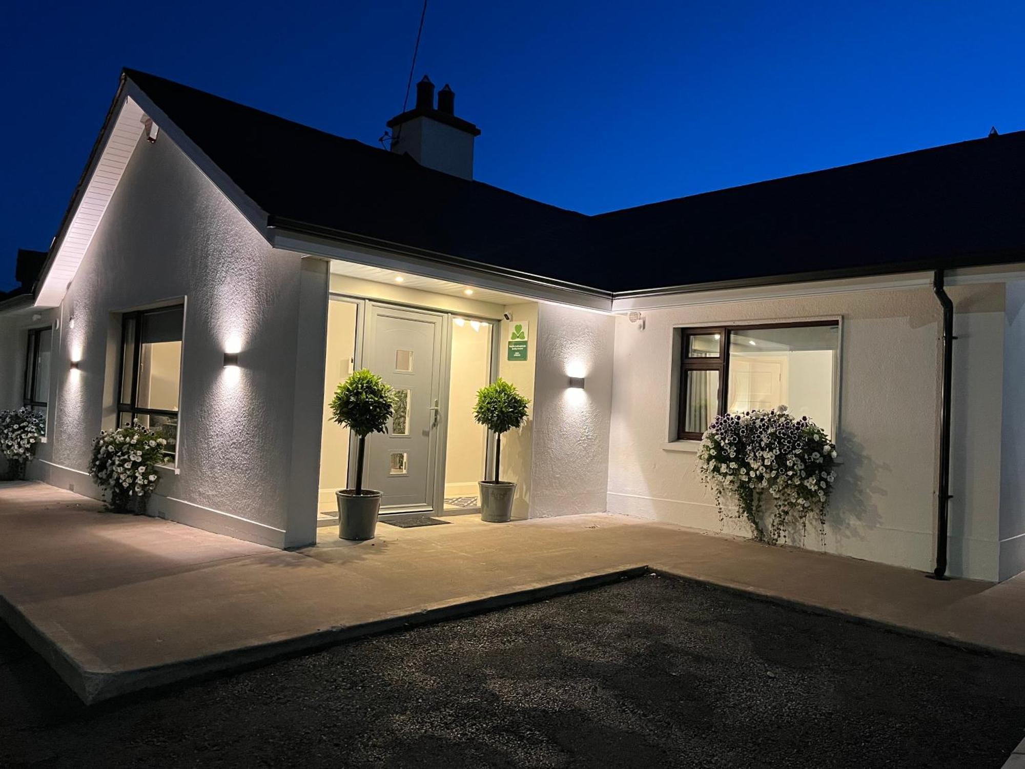 The Hillcrest, Luxury Accommodation In Castleblayney Town المظهر الخارجي الصورة
